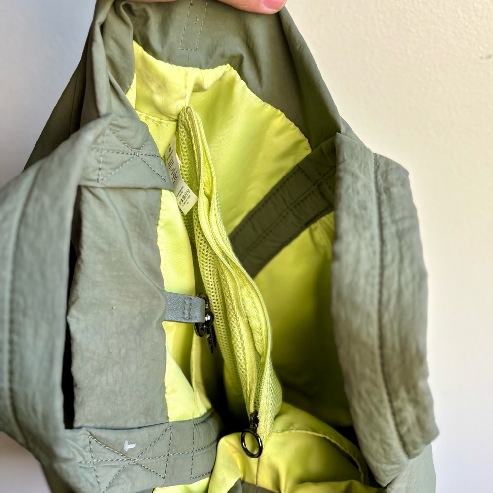 Green Tote Bag - Picture 4 of 7